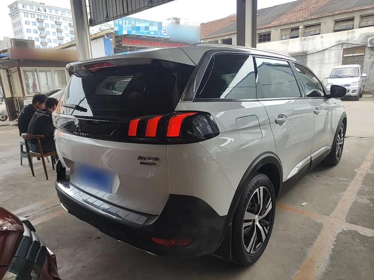 Peugeot 5008 2017 380THP 5-Seater Elite Edition — миниатюра 6