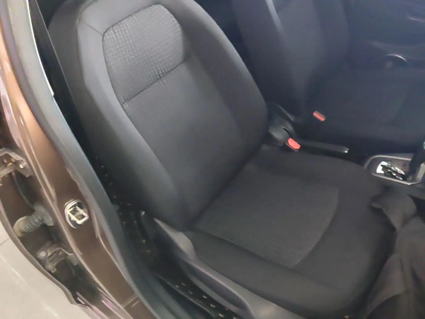 Peugeot 301 2014 1.6L Automatic Comfort Edition — миниатюра 23