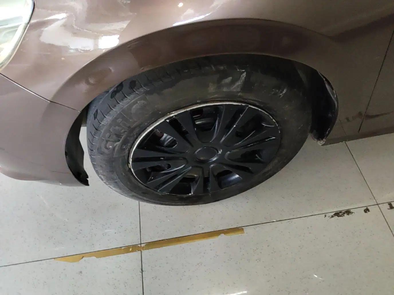 Peugeot 301 2014 1.6L Automatic Comfort Edition — миниатюра 8