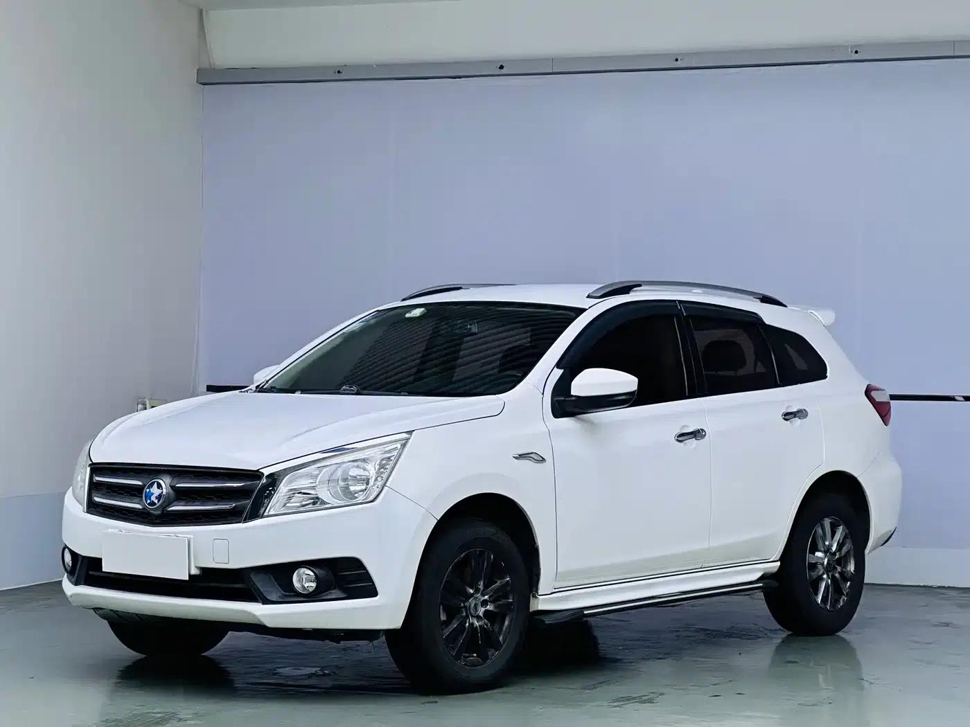Venucia T70 2015 2.0L CVT Smart Edition — миниатюра 1