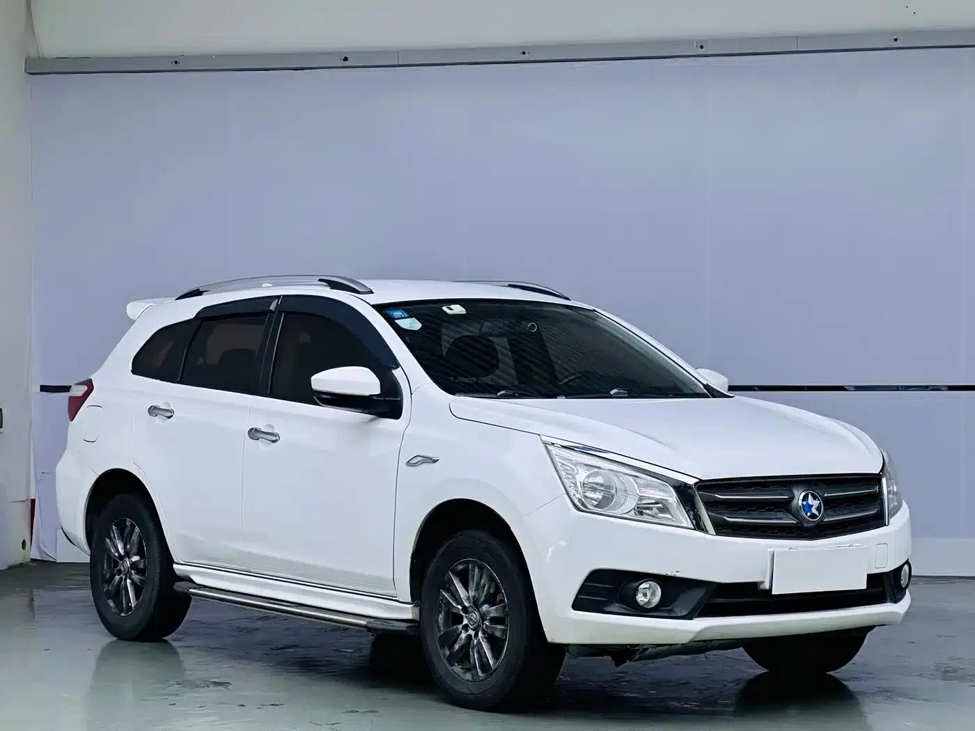 Venucia T70 2015 2.0L CVT Smart Edition — миниатюра 3