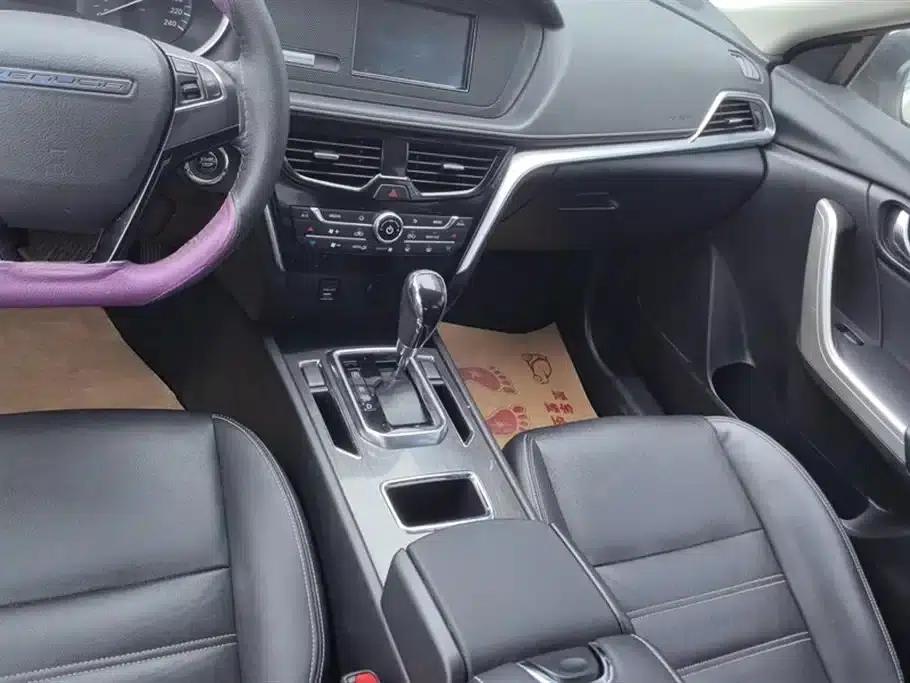 Venucia T90 2017 2.0L CVT Smart Edition — миниатюра 16