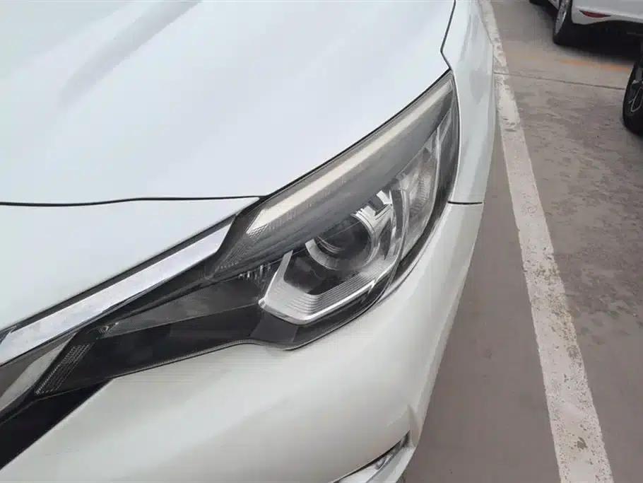 Venucia T90 2017 2.0L CVT Smart Edition — миниатюра 5