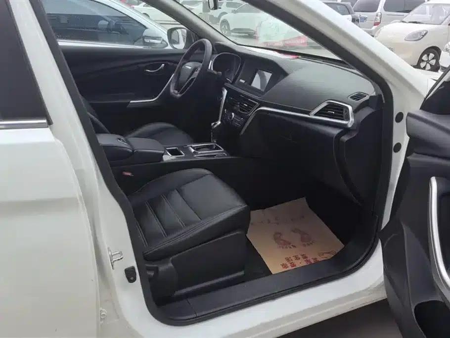 Venucia T90 2017 2.0L CVT Smart Edition — миниатюра 8