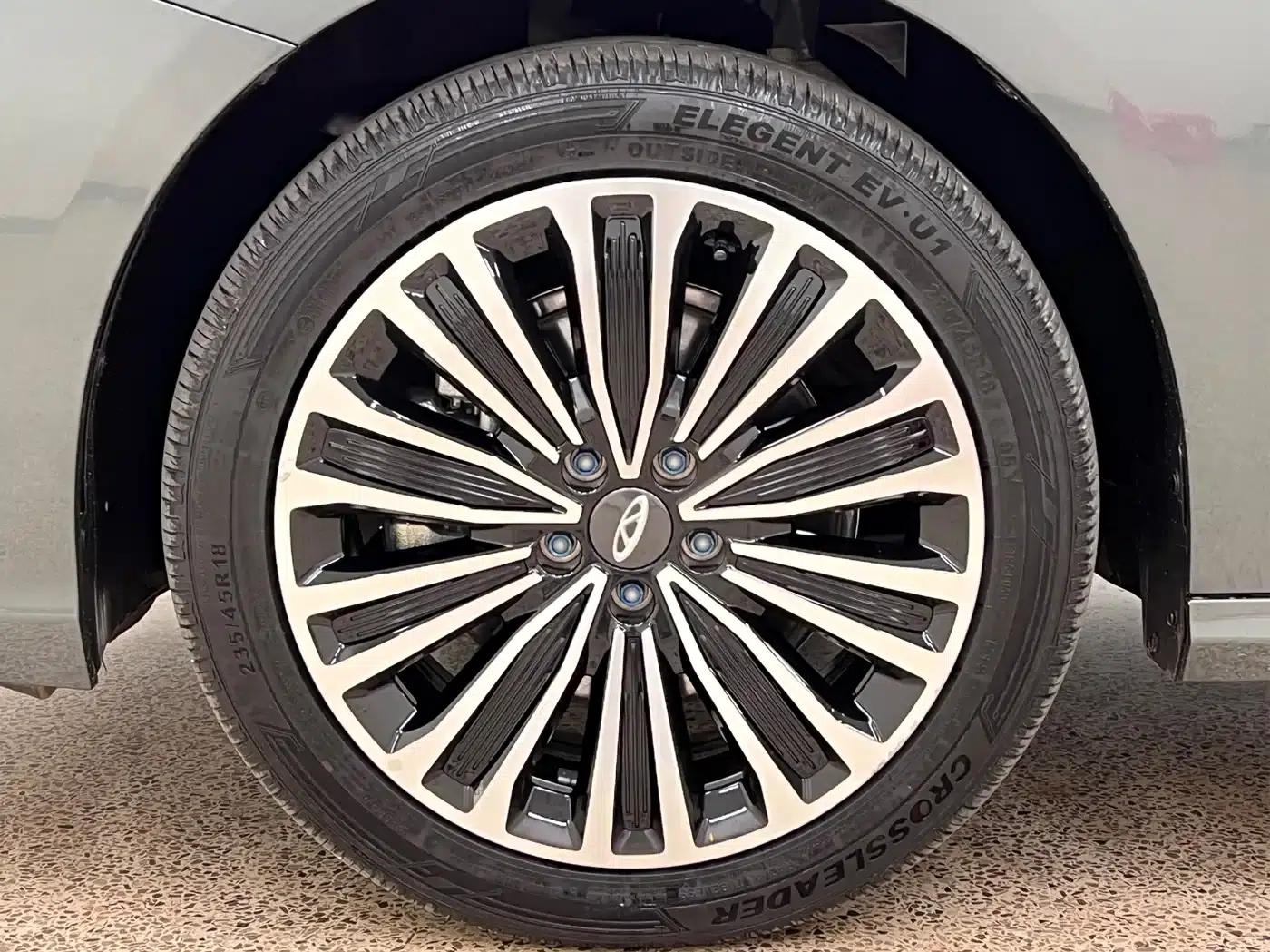 Fengyun A8 2025 Model 145km Luxury Edition — миниатюра 9
