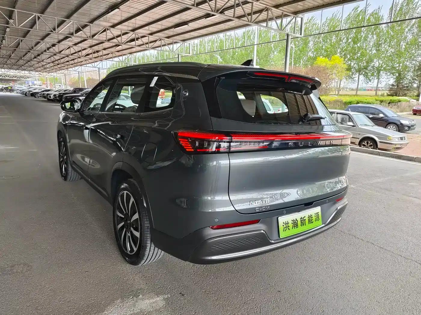 Fengyun T8 2025 1.5T 130km Premium Edition 5-seater — миниатюра 6
