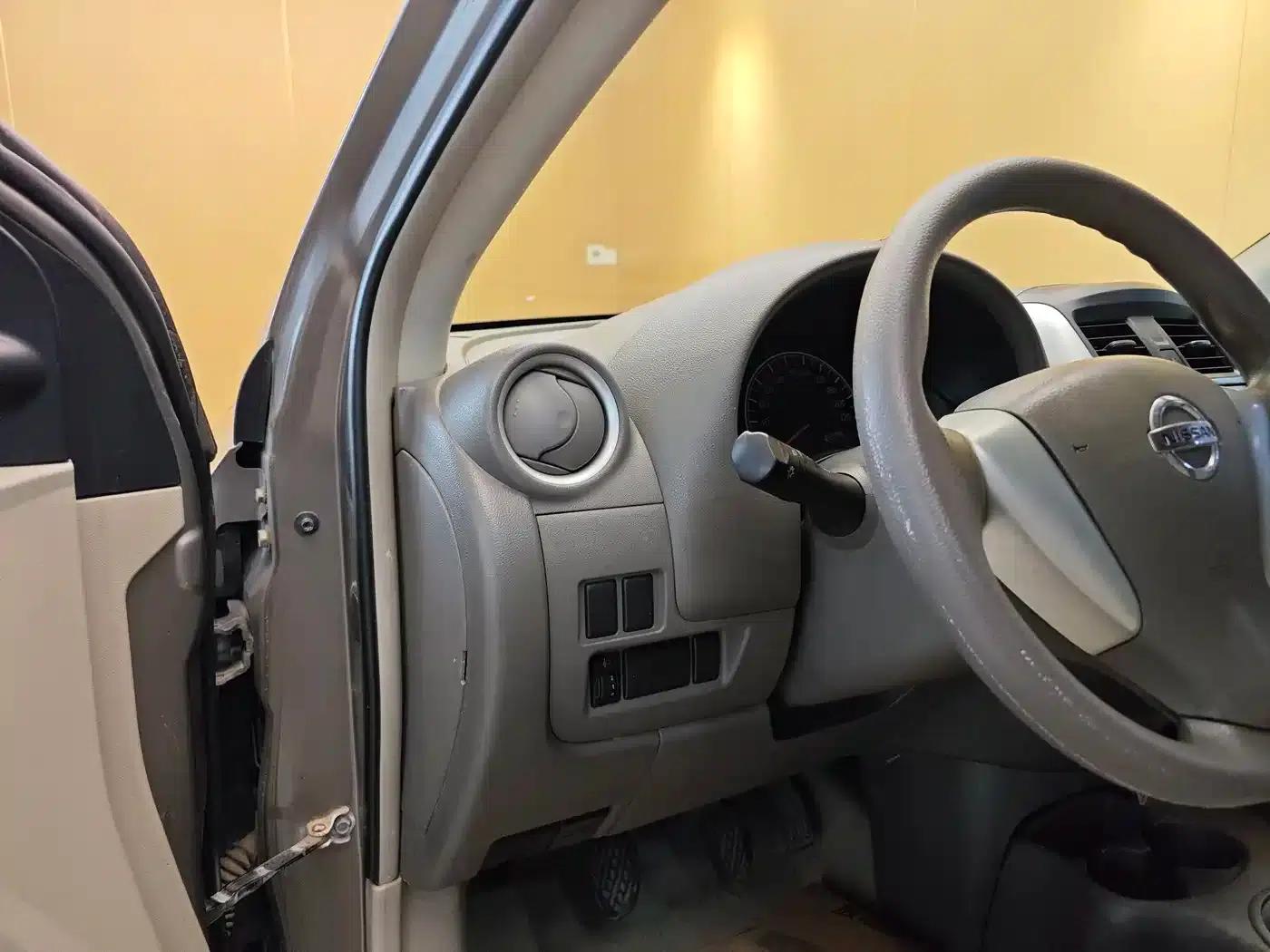 Nissan Sunny 2015 1.5XE Manual Comfort Edition — миниатюра 11