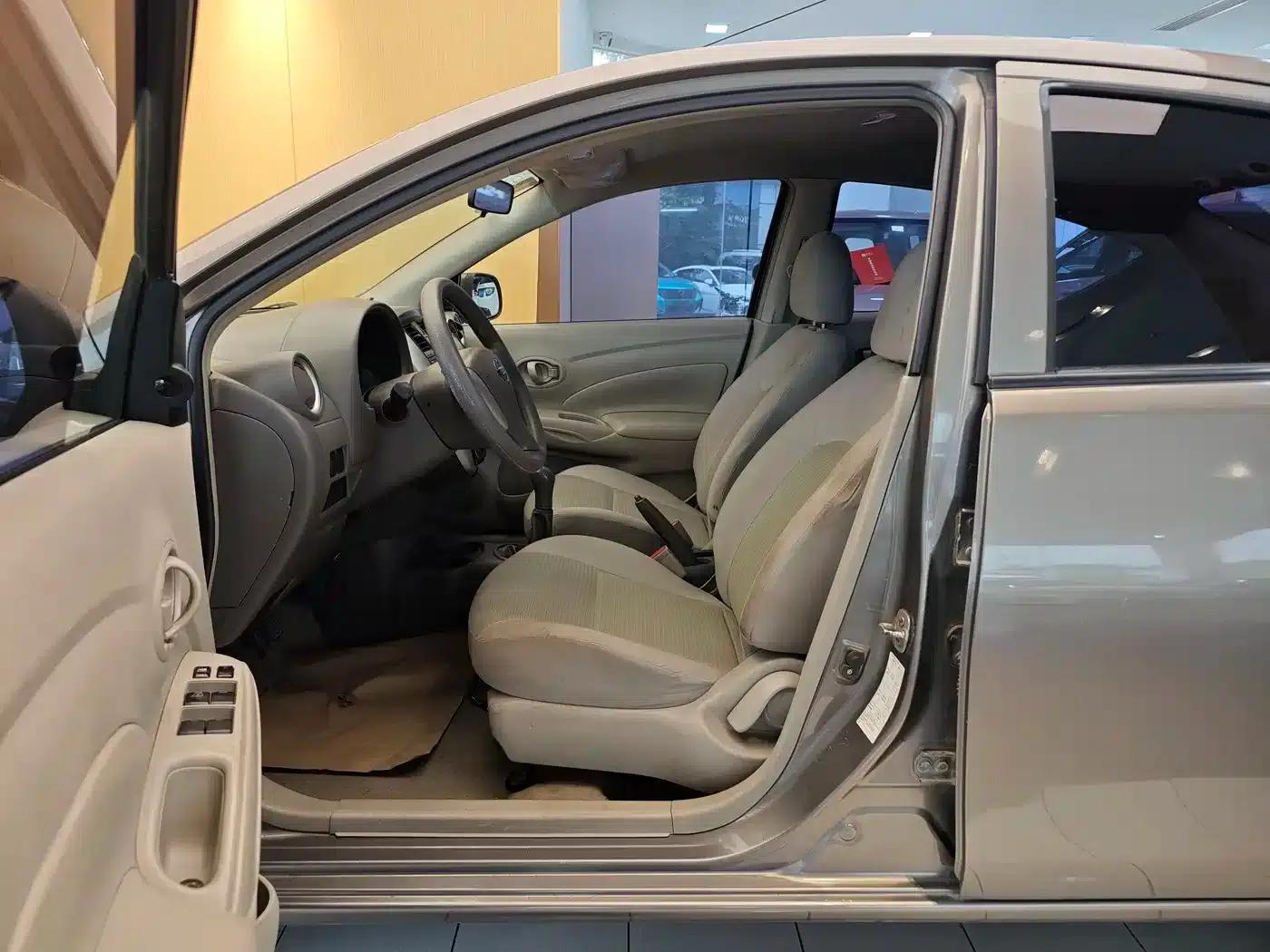 Nissan Sunny 2015 1.5XE Manual Comfort Edition — миниатюра 13