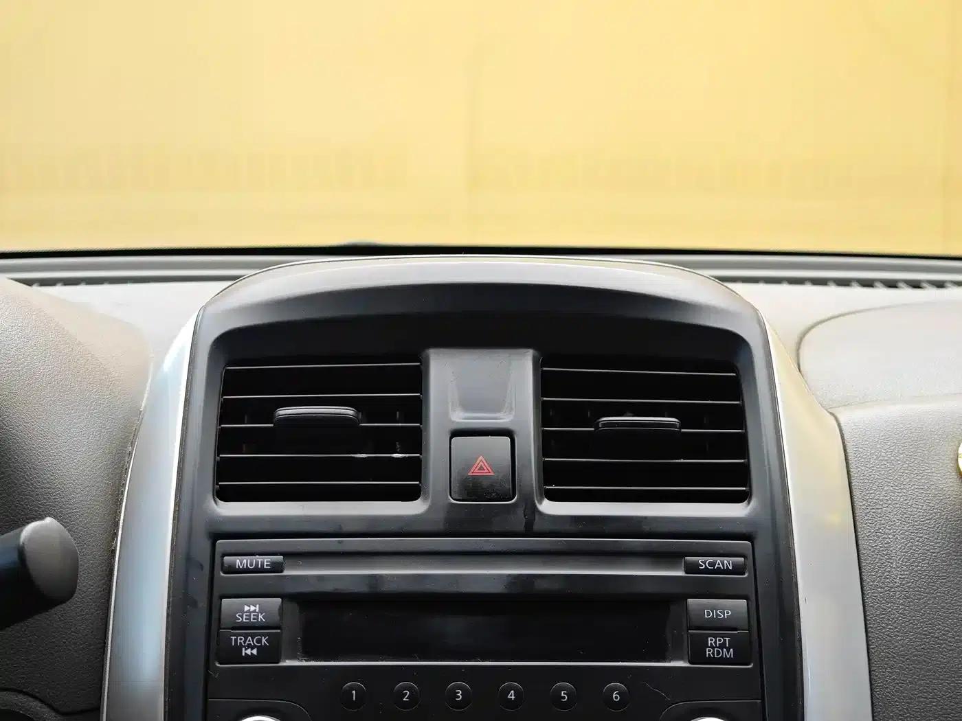 Nissan Sunny 2015 1.5XE Manual Comfort Edition — миниатюра 15