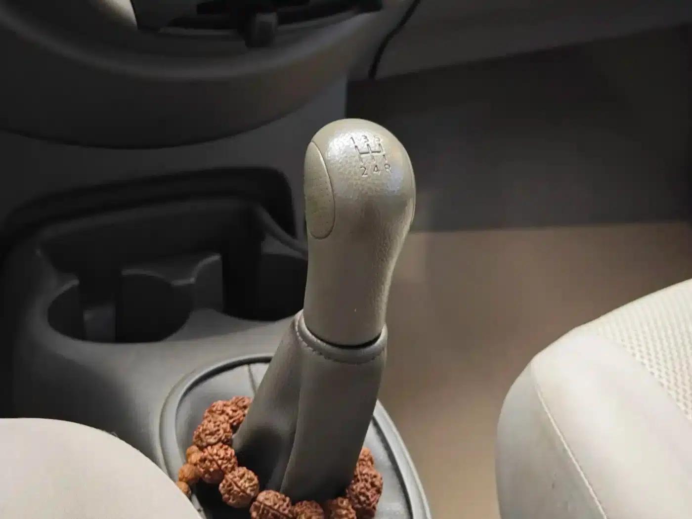 Nissan Sunny 2015 1.5XE Manual Comfort Edition — миниатюра 17