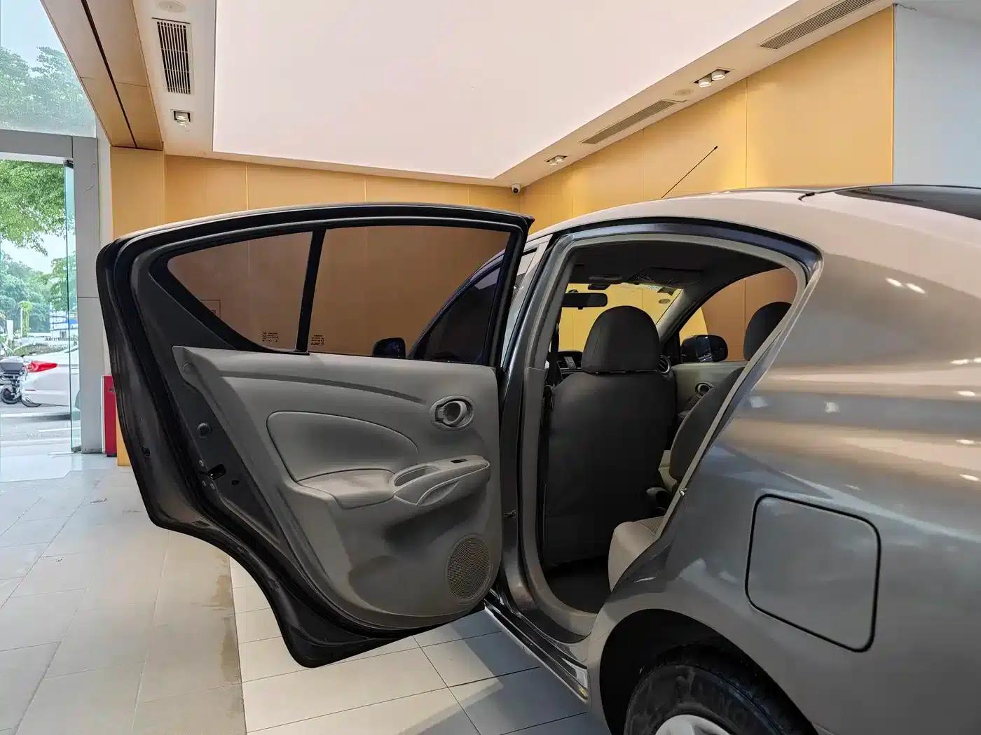 Nissan Sunny 2015 1.5XE Manual Comfort Edition — миниатюра 20