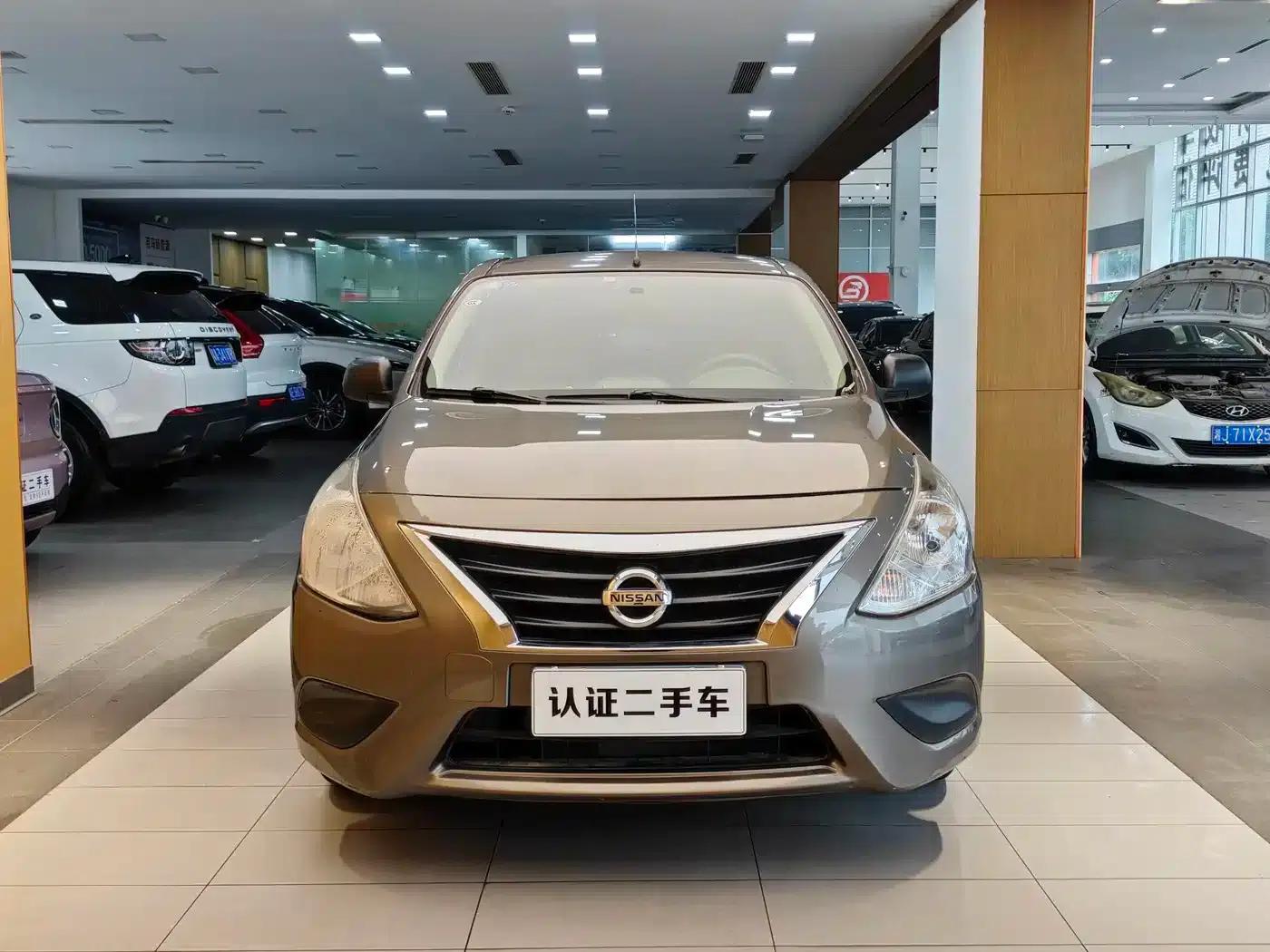 Nissan Sunny 2015 1.5XE Manual Comfort Edition — миниатюра 3