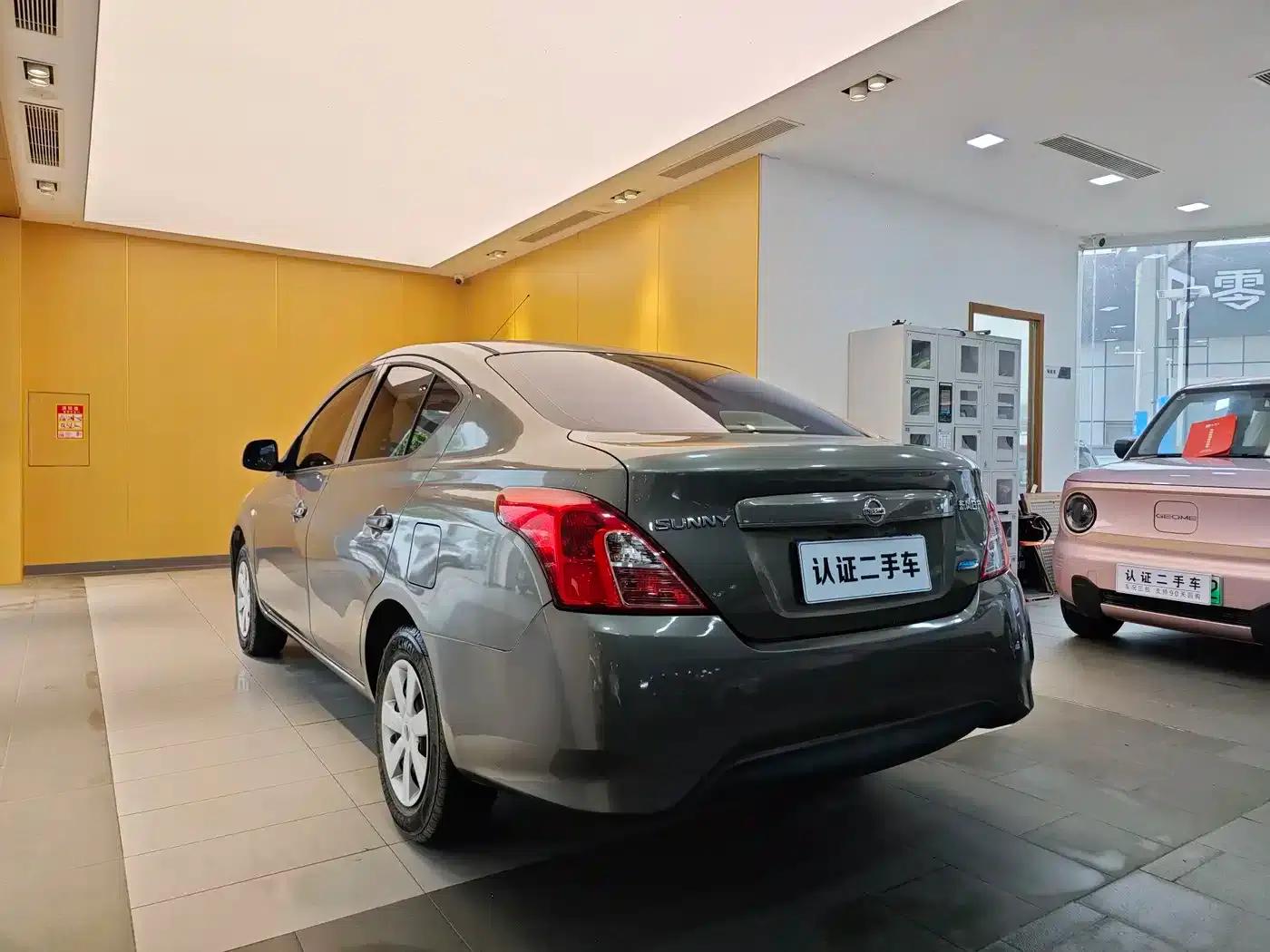Nissan Sunny 2015 1.5XE Manual Comfort Edition — миниатюра 24