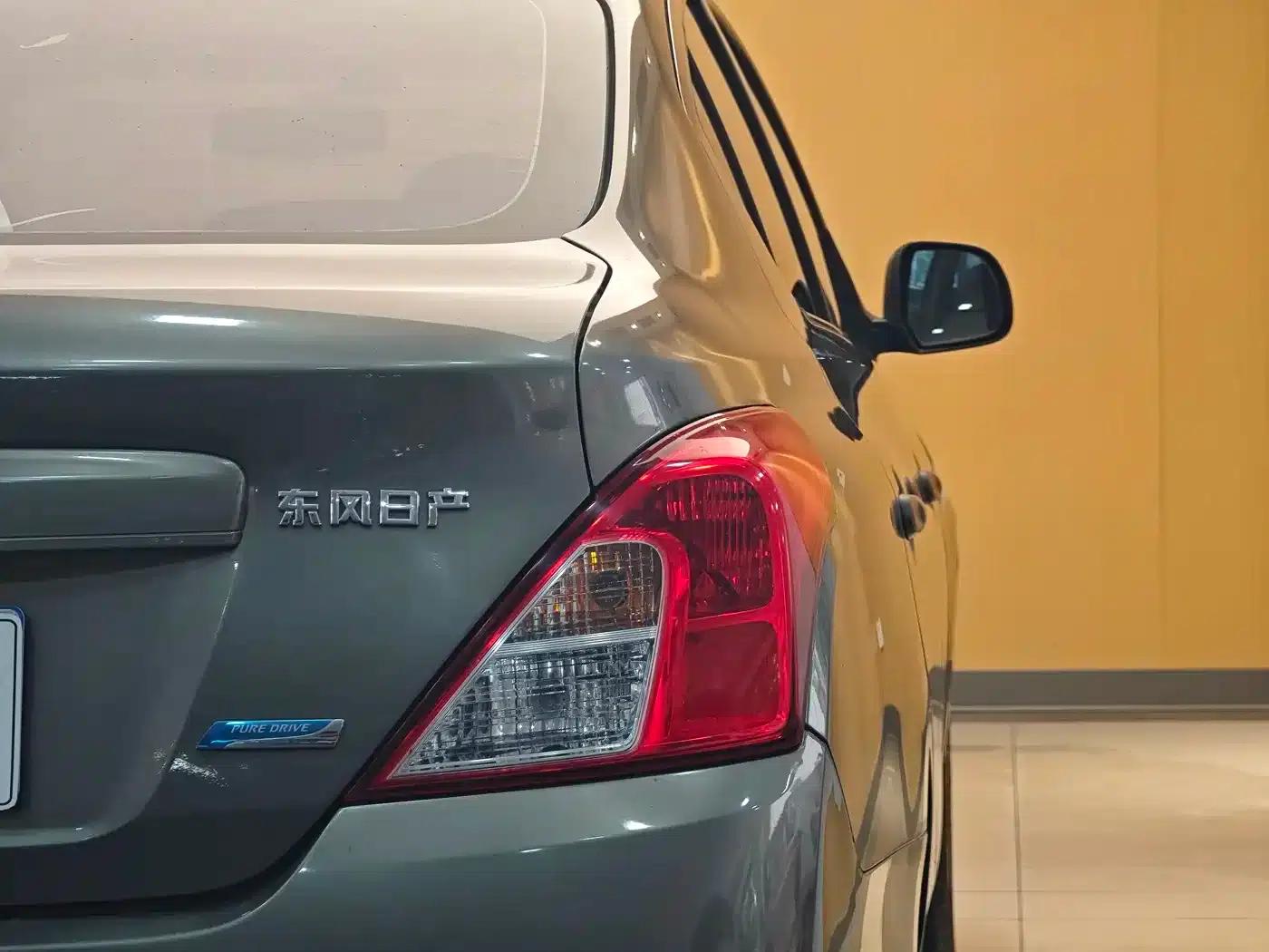 Nissan Sunny 2015 1.5XE Manual Comfort Edition — миниатюра 25