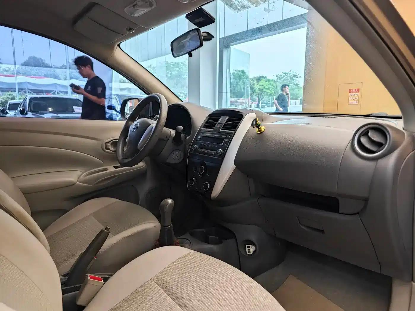 Nissan Sunny 2015 1.5XE Manual Comfort Edition — миниатюра 30