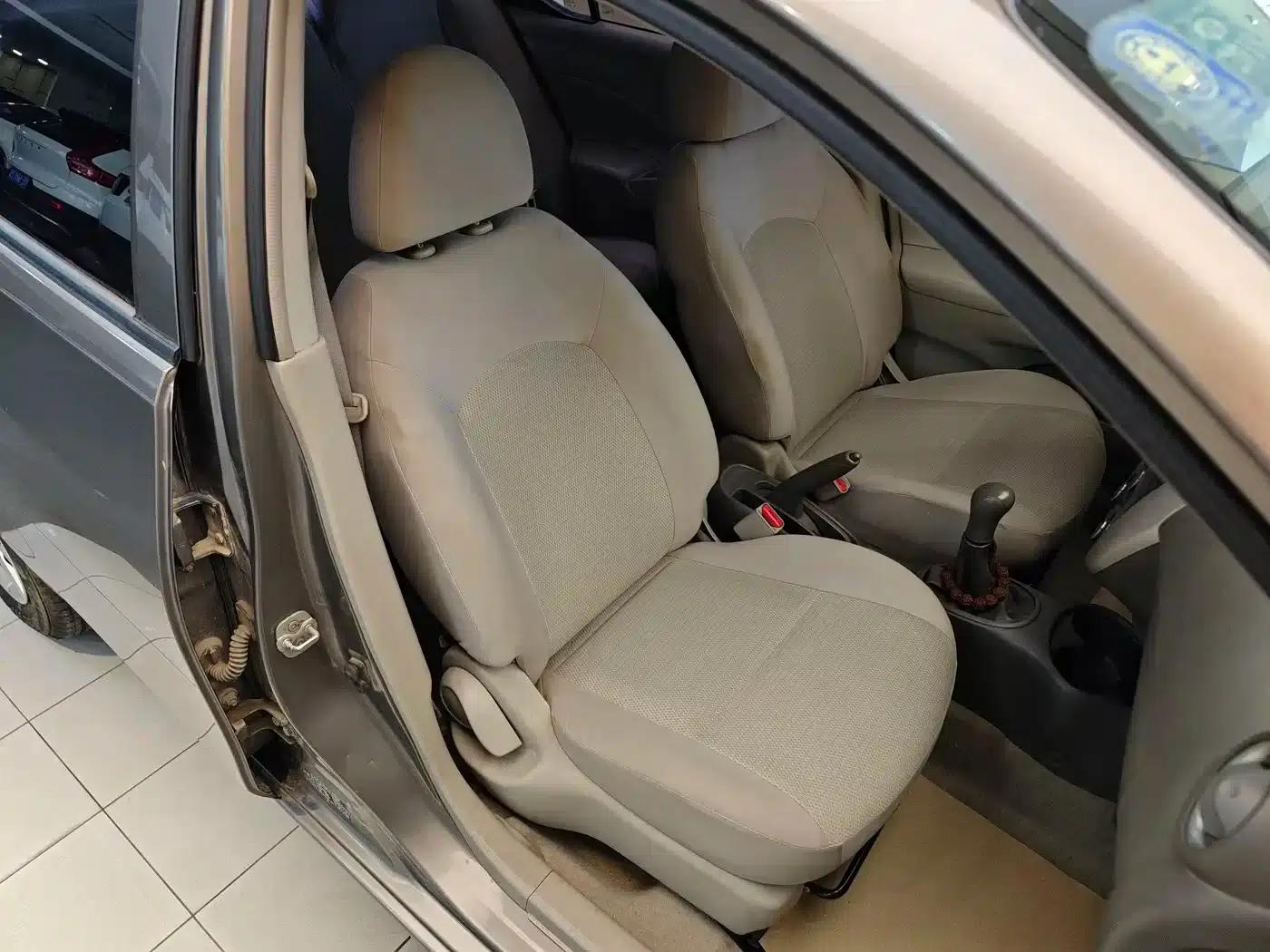 Nissan Sunny 2015 1.5XE Manual Comfort Edition — миниатюра 31