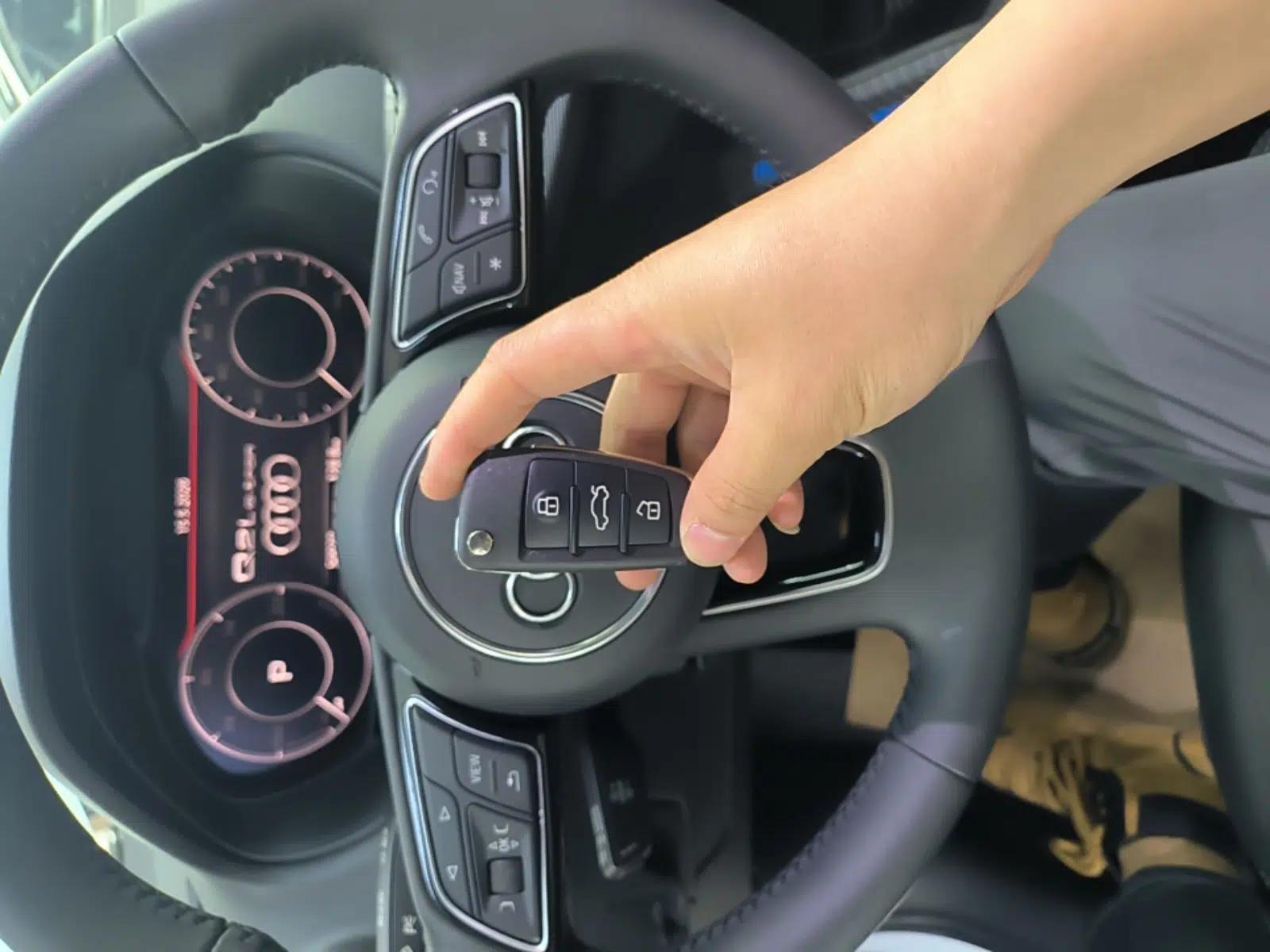 Audi Q2L e-tron 2019 Q2L e-tron Pure Electric Smart Style — миниатюра 12