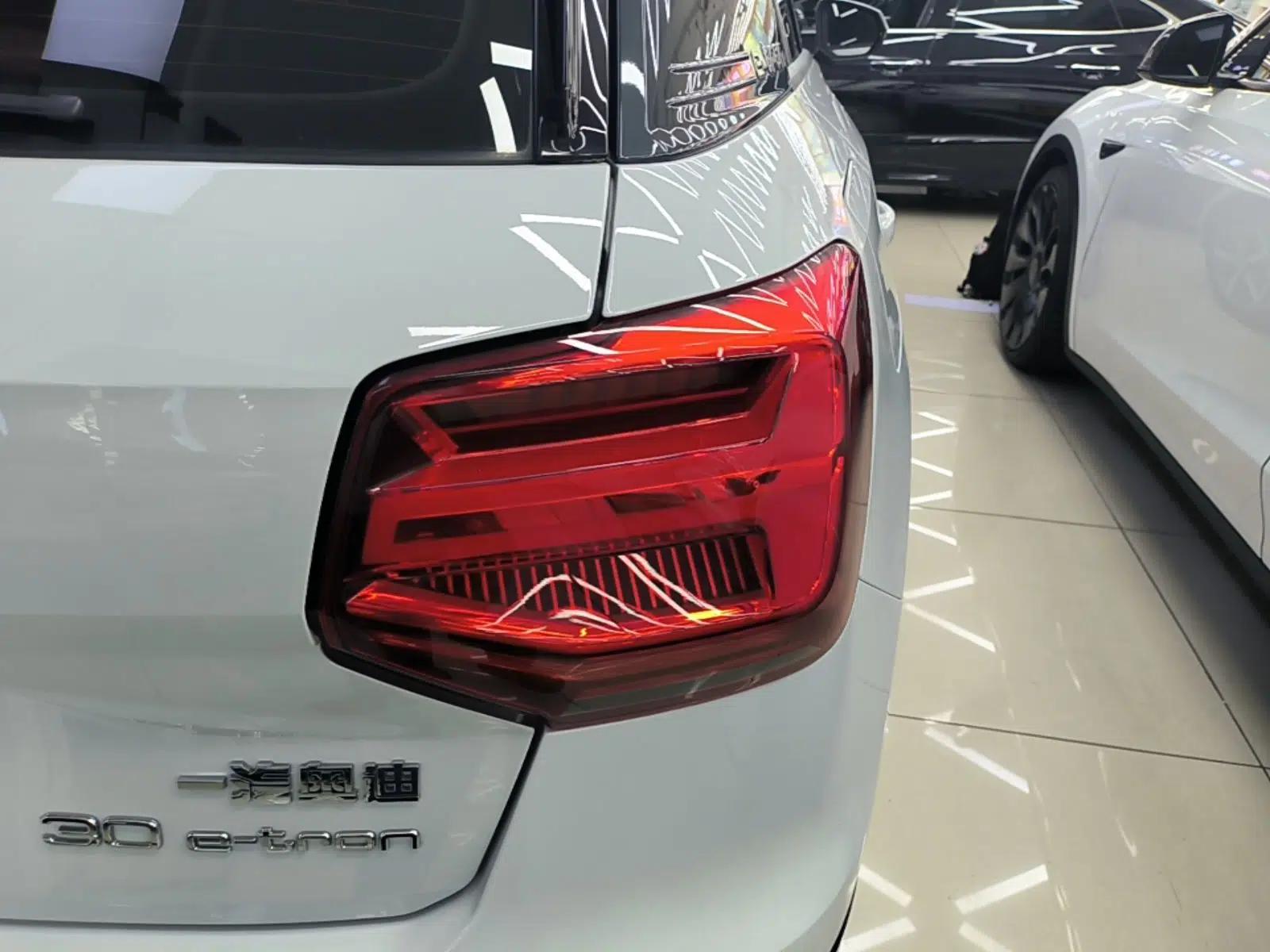 Audi Q2L e-tron 2019 Q2L e-tron Pure Electric Smart Style — миниатюра 7