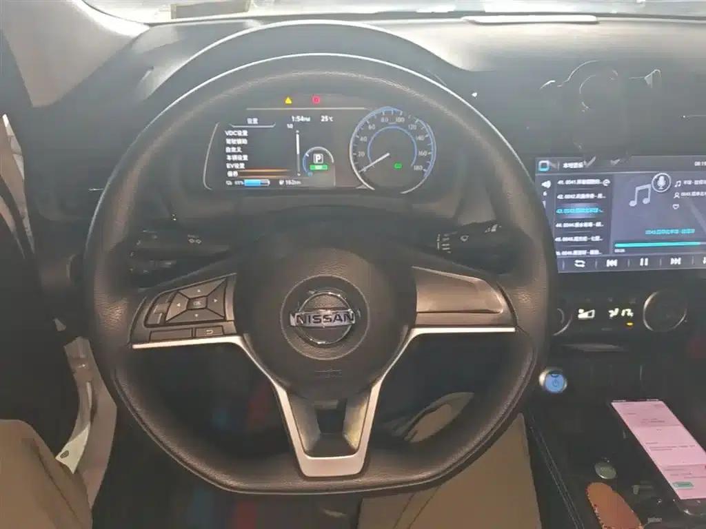 Nissan Sylphy EV 2018 Smart Edition — миниатюра 11