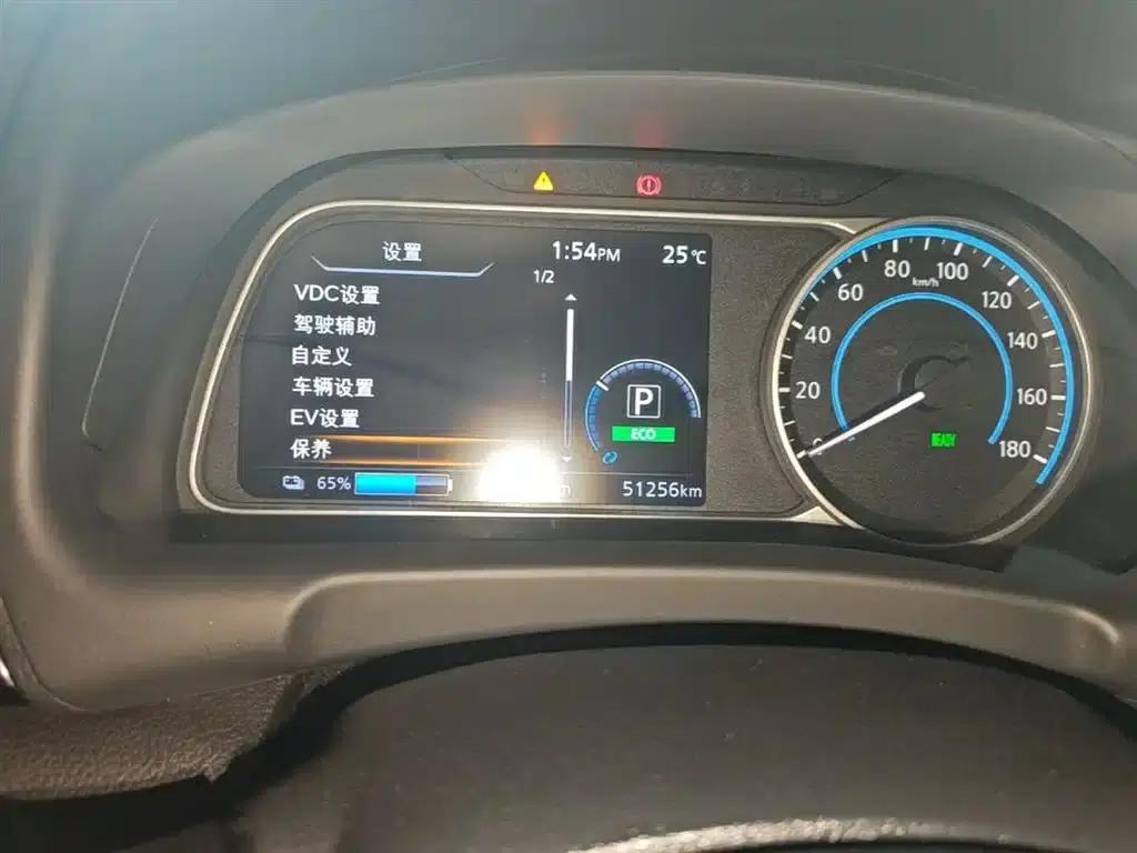 Nissan Sylphy EV 2018 Smart Edition — миниатюра 12