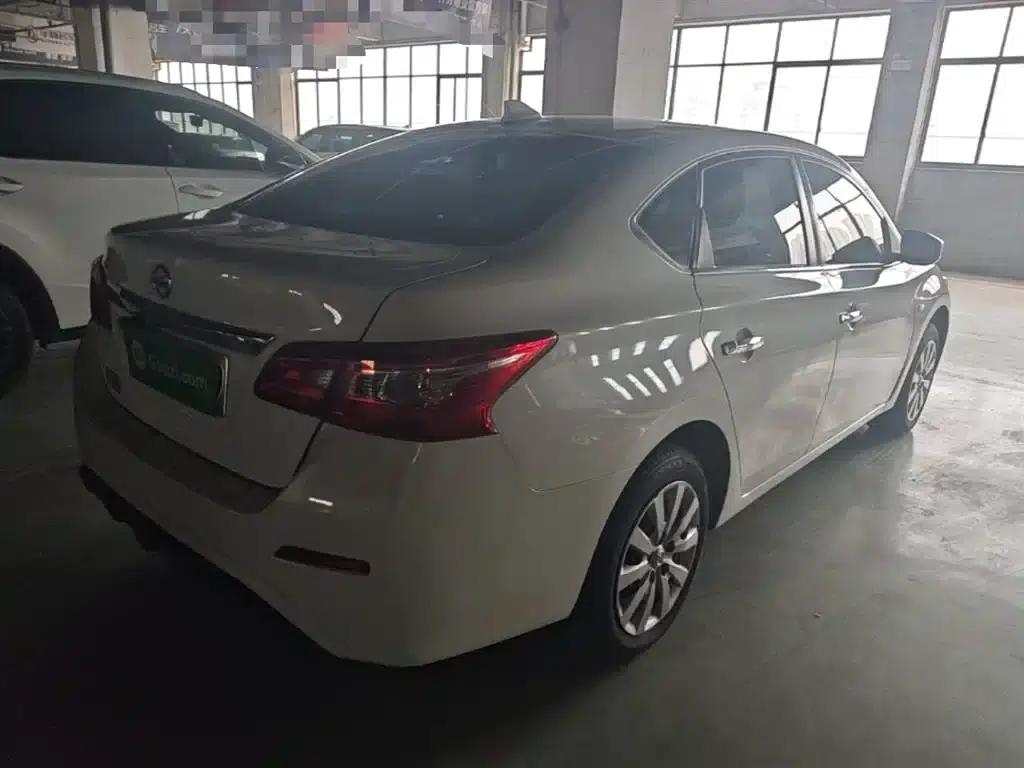 Nissan Sylphy EV 2018 Smart Edition — миниатюра 7