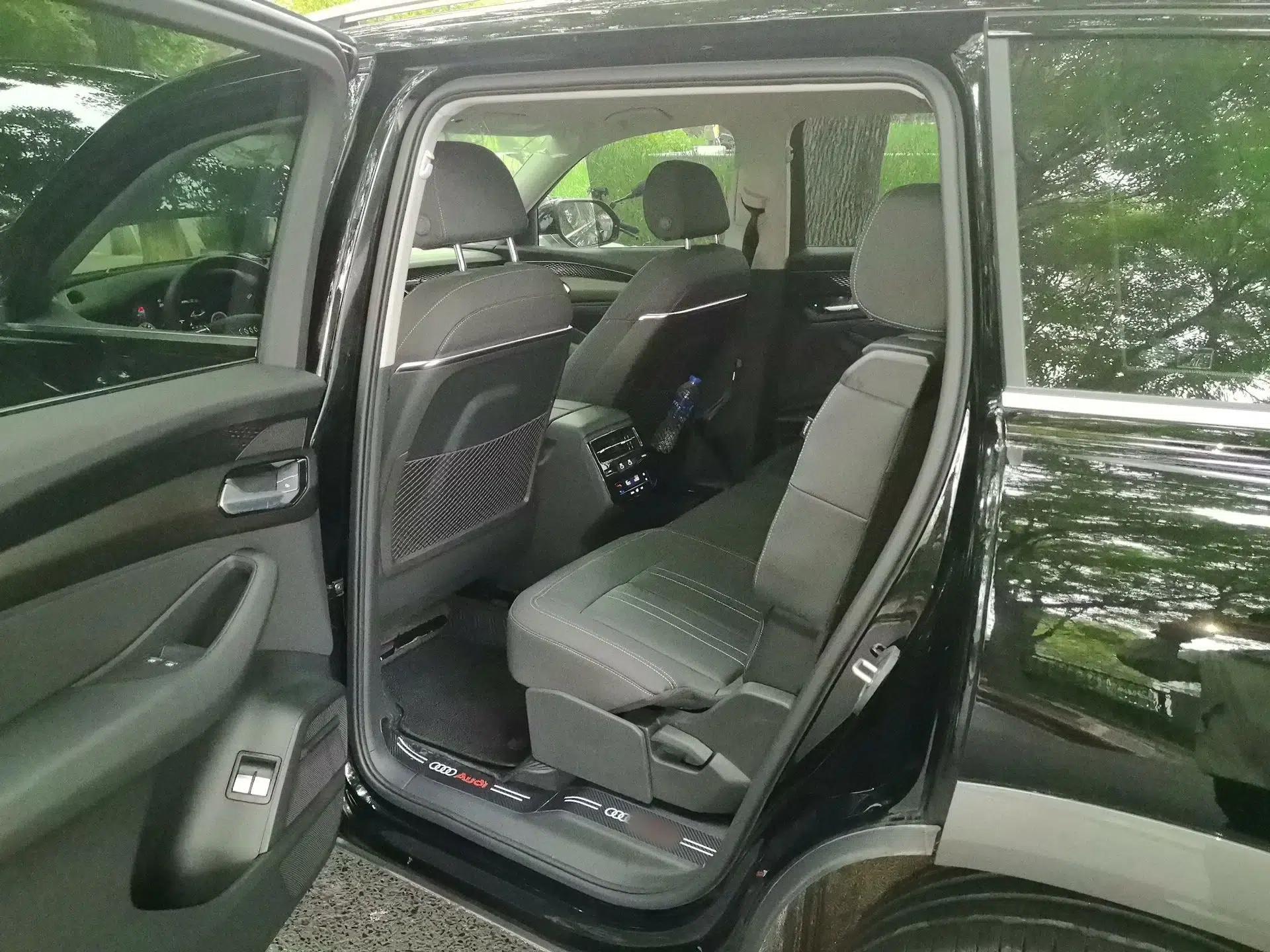 Audi Q6 2025 40 TFSI quattro Commemorative Edition Yulin Package 7 Seats — миниатюра 18