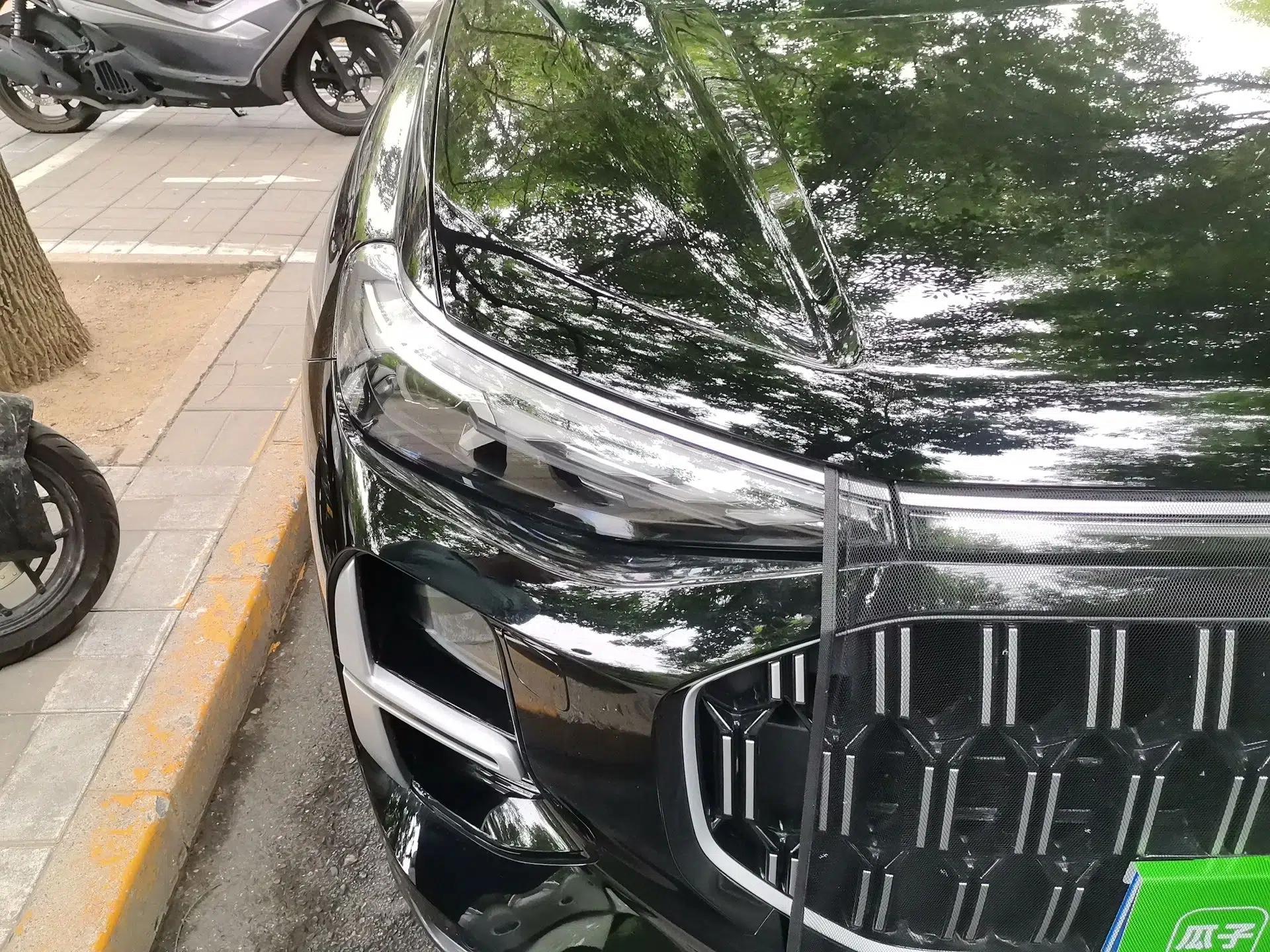 Audi Q6 2025 40 TFSI quattro Commemorative Edition Yulin Package 7 Seats — миниатюра 7