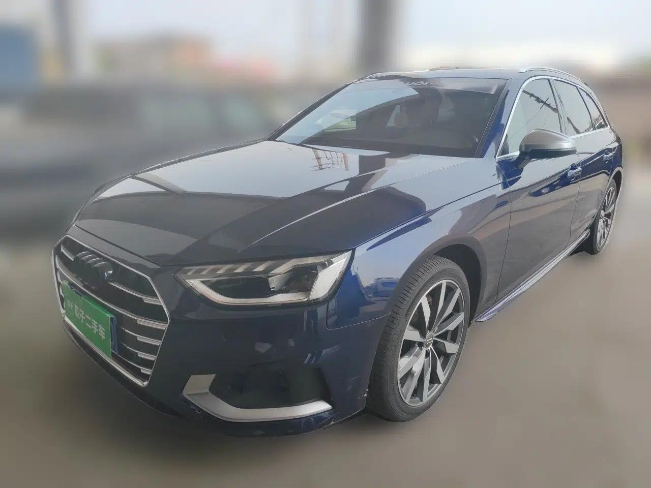 Audi A4 2021 Avant Avant-garde 40 TFSI Stylish and Elegant Model — миниатюра 1