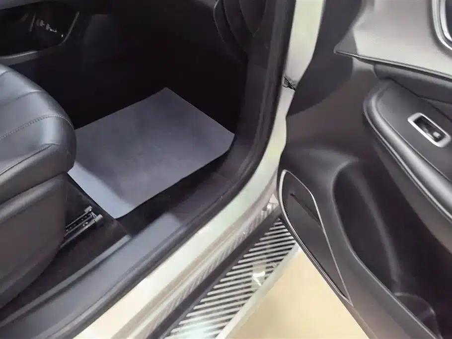 Roewe RX5 MAX 2019 400TGI Automatic 4G Connected Luxury Edition — миниатюра 8