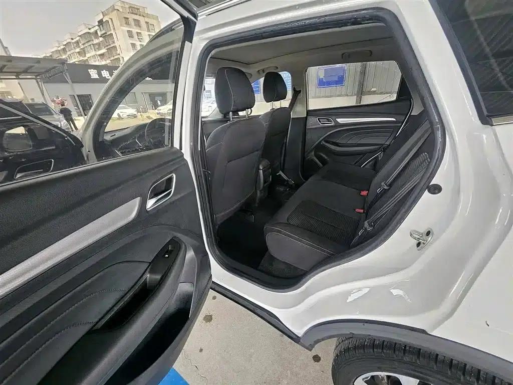 Roewe RX3 2020 1.6L Manual 4G Connected Super Cool Elite Edition — миниатюра 7
