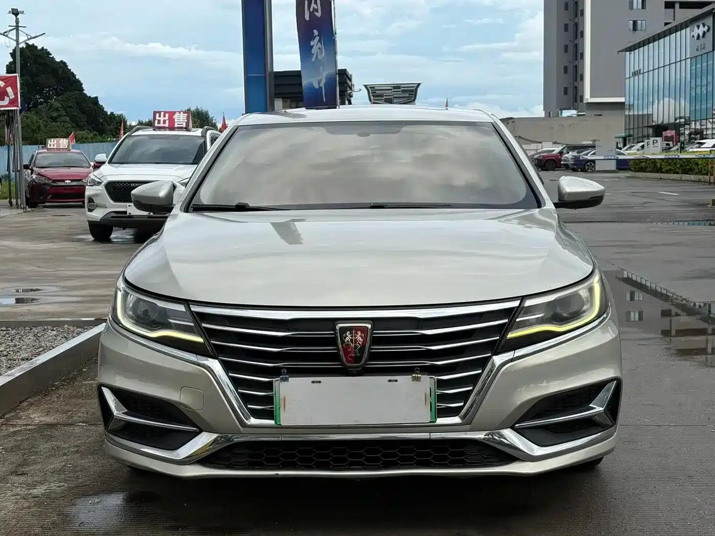 Roewe i6 New Energy 2017 45T Hybrid Connected Smart Edition — миниатюра 2