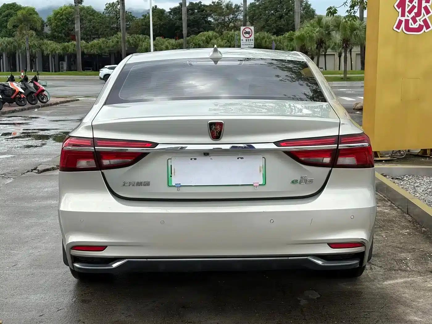 Roewe i6 New Energy 2017 45T Hybrid Connected Smart Edition — миниатюра 11