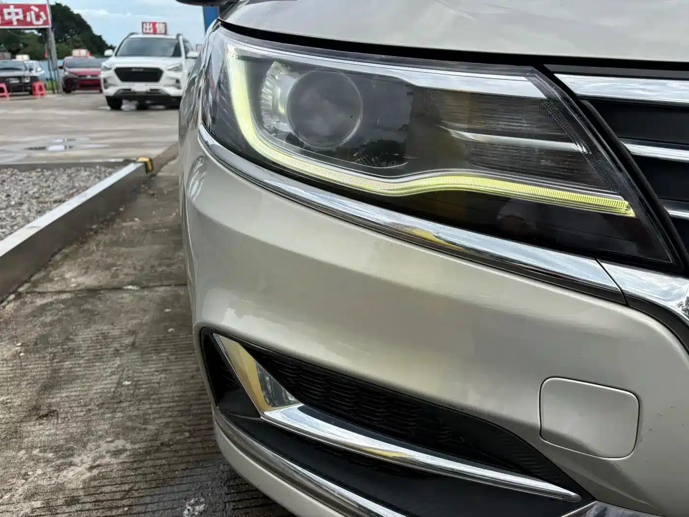 Roewe i6 New Energy 2017 45T Hybrid Connected Smart Edition — миниатюра 14