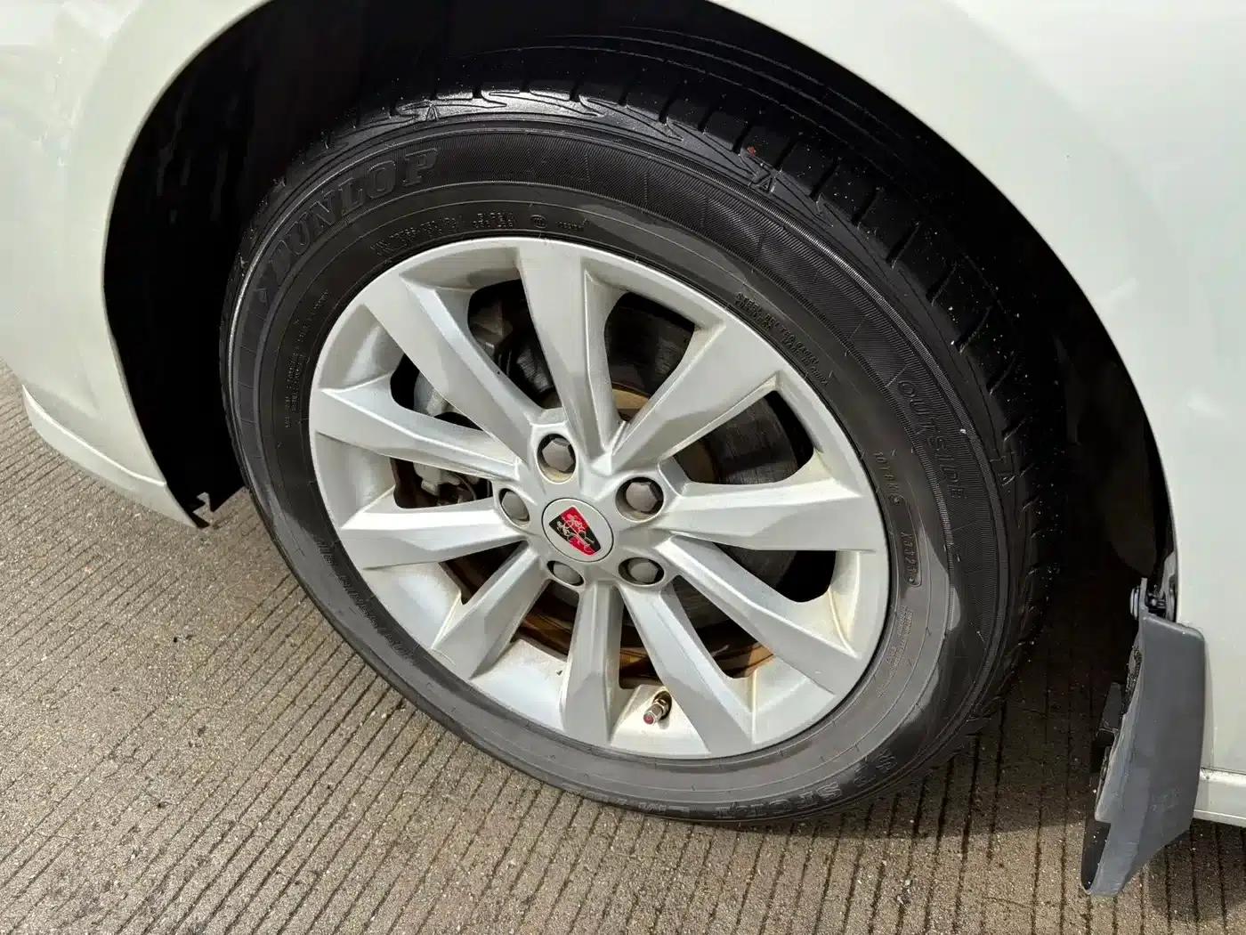 Roewe i6 New Energy 2017 45T Hybrid Connected Smart Edition — миниатюра 15