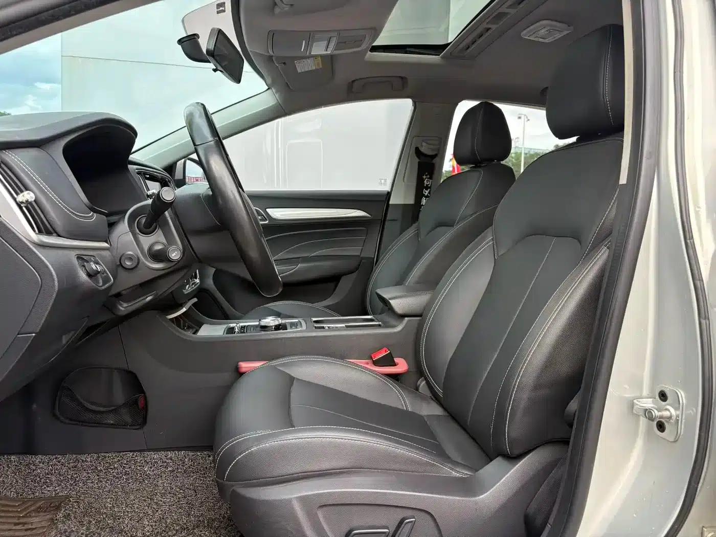 Roewe i6 New Energy 2017 45T Hybrid Connected Smart Edition — миниатюра 4
