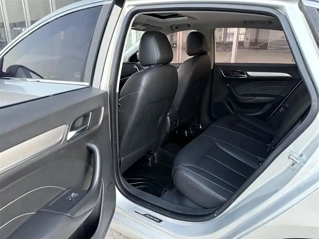 Roewe i6 New Energy 2017 45T Hybrid Connected Smart Edition — миниатюра 14