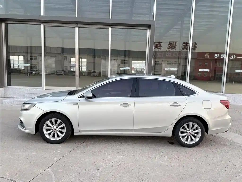 Roewe i6 New Energy 2017 45T Hybrid Connected Smart Edition — миниатюра 4