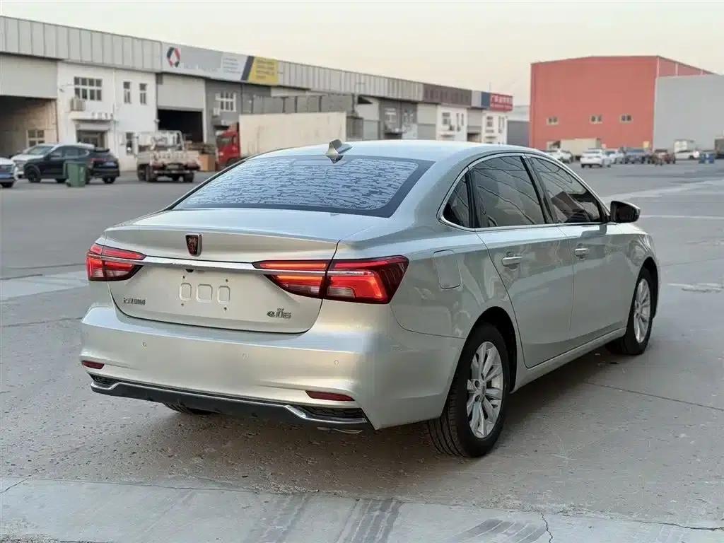 Roewe i6 New Energy 2017 45T Hybrid Connected Smart Edition — миниатюра 6