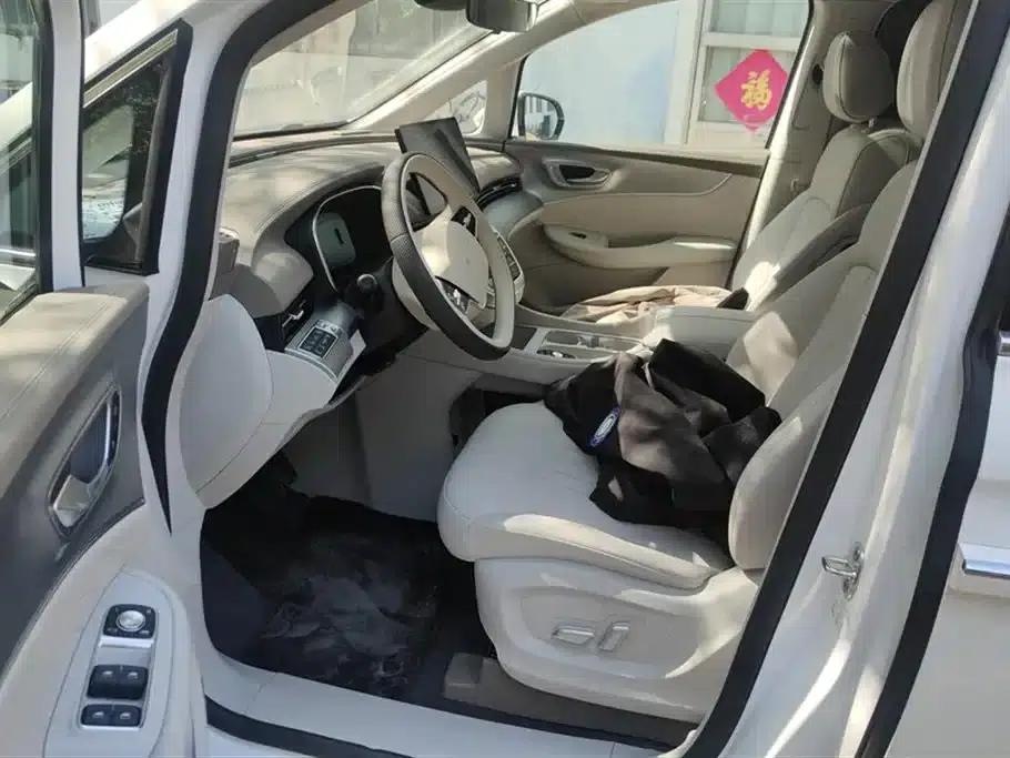 Roewe iMAX8 New Energy 2025 1.5T DMH Luxury Edition — миниатюра 9
