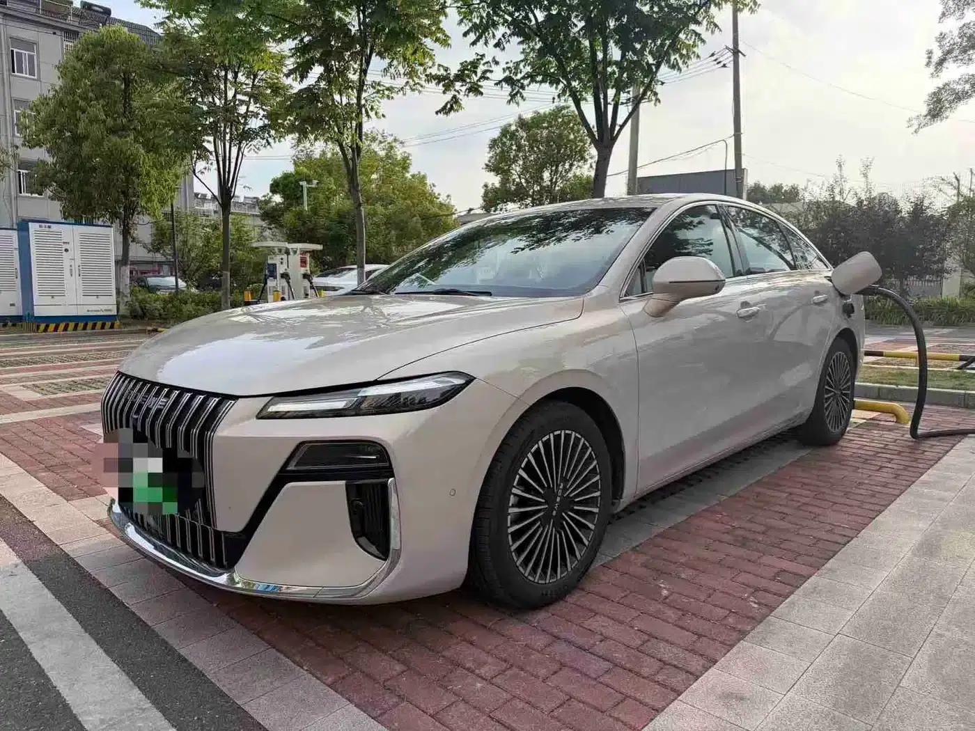 Roewe M7 DMH 2025 160km Premium Edition — миниатюра 3