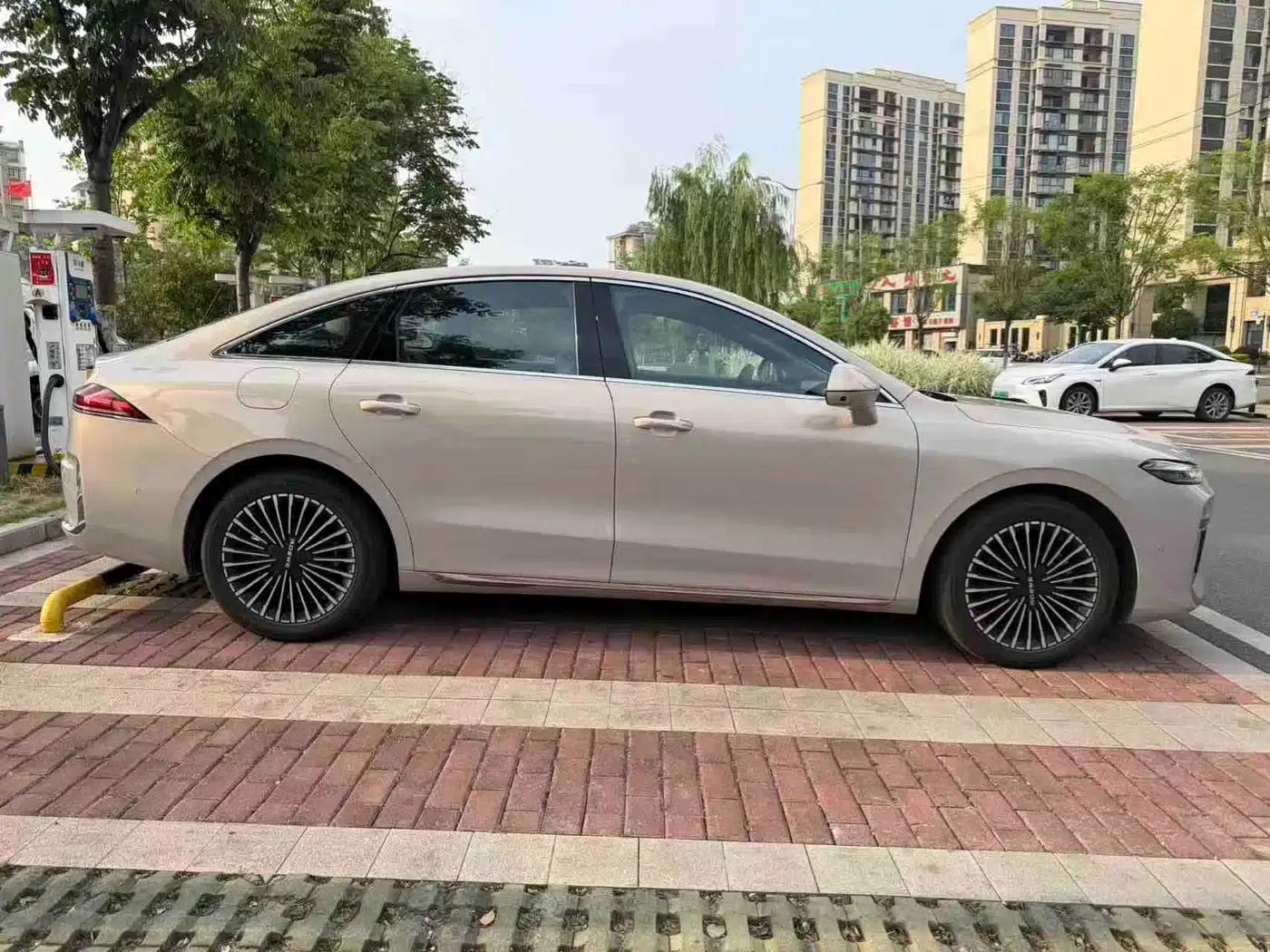 Roewe M7 DMH 2025 160km Premium Edition — миниатюра 7