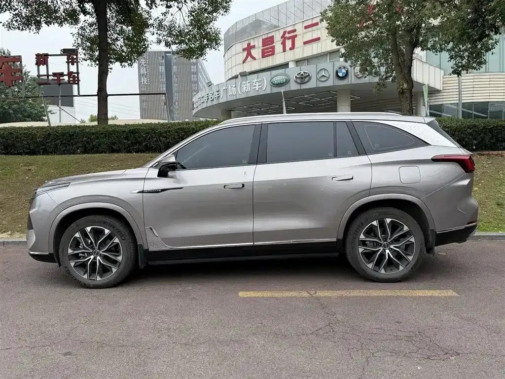 Roewe RX9 2023 2.0T 2WD Premium Edition — миниатюра 3