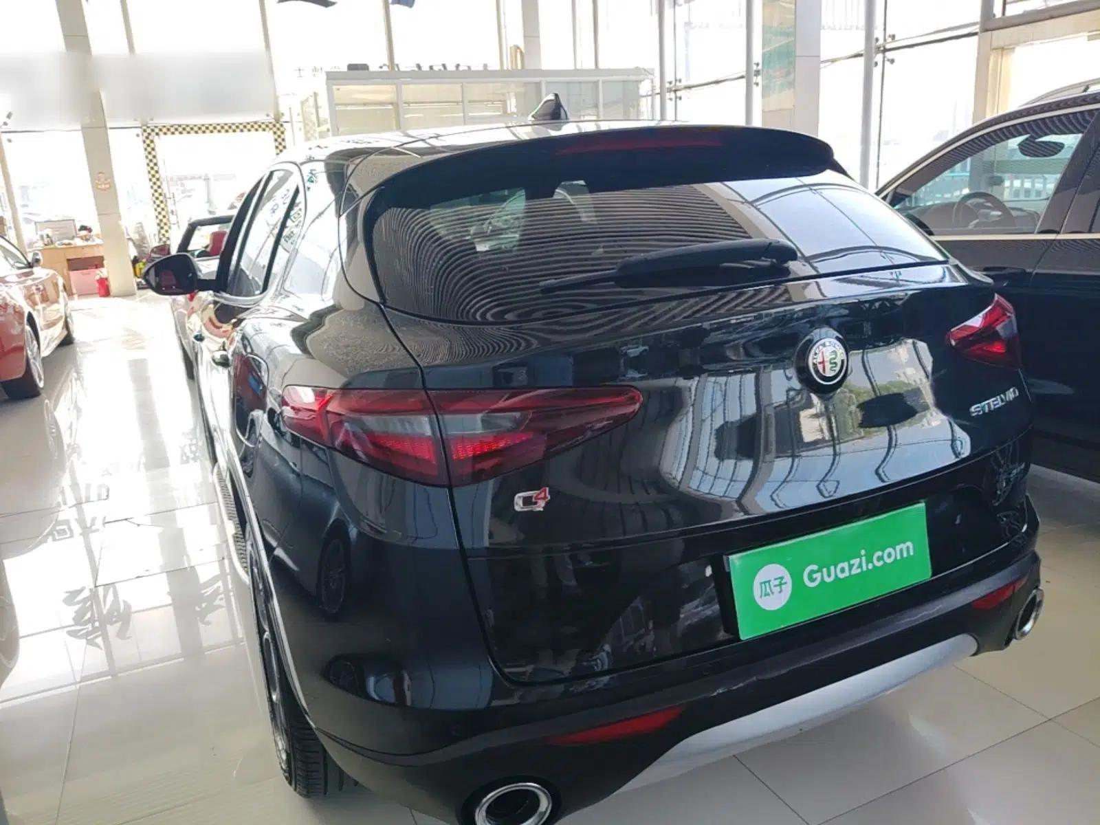 Alfa Romeo Stelvio 2017 2.0T 200HP Elite Edition — миниатюра 4