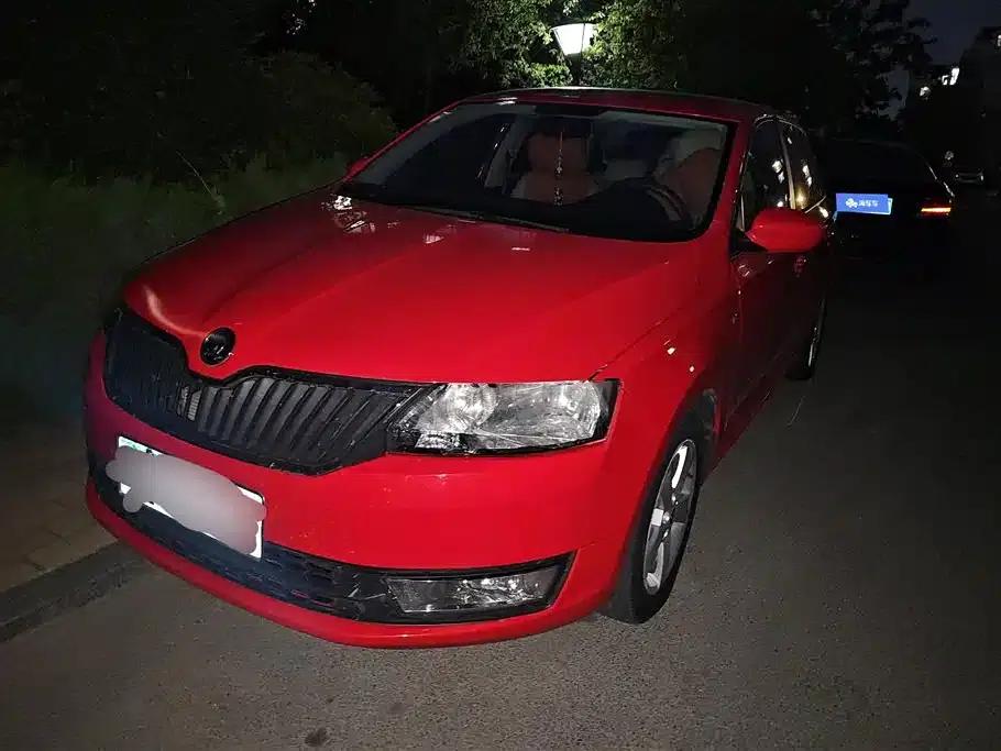 Rapid 2014 1.6L Automatic Enjoy Edition — миниатюра 1