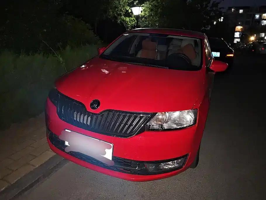 Rapid 2014 1.6L Automatic Enjoy Edition — миниатюра 2