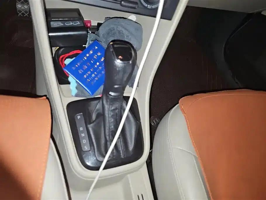 Rapid 2014 1.6L Automatic Enjoy Edition — миниатюра 16