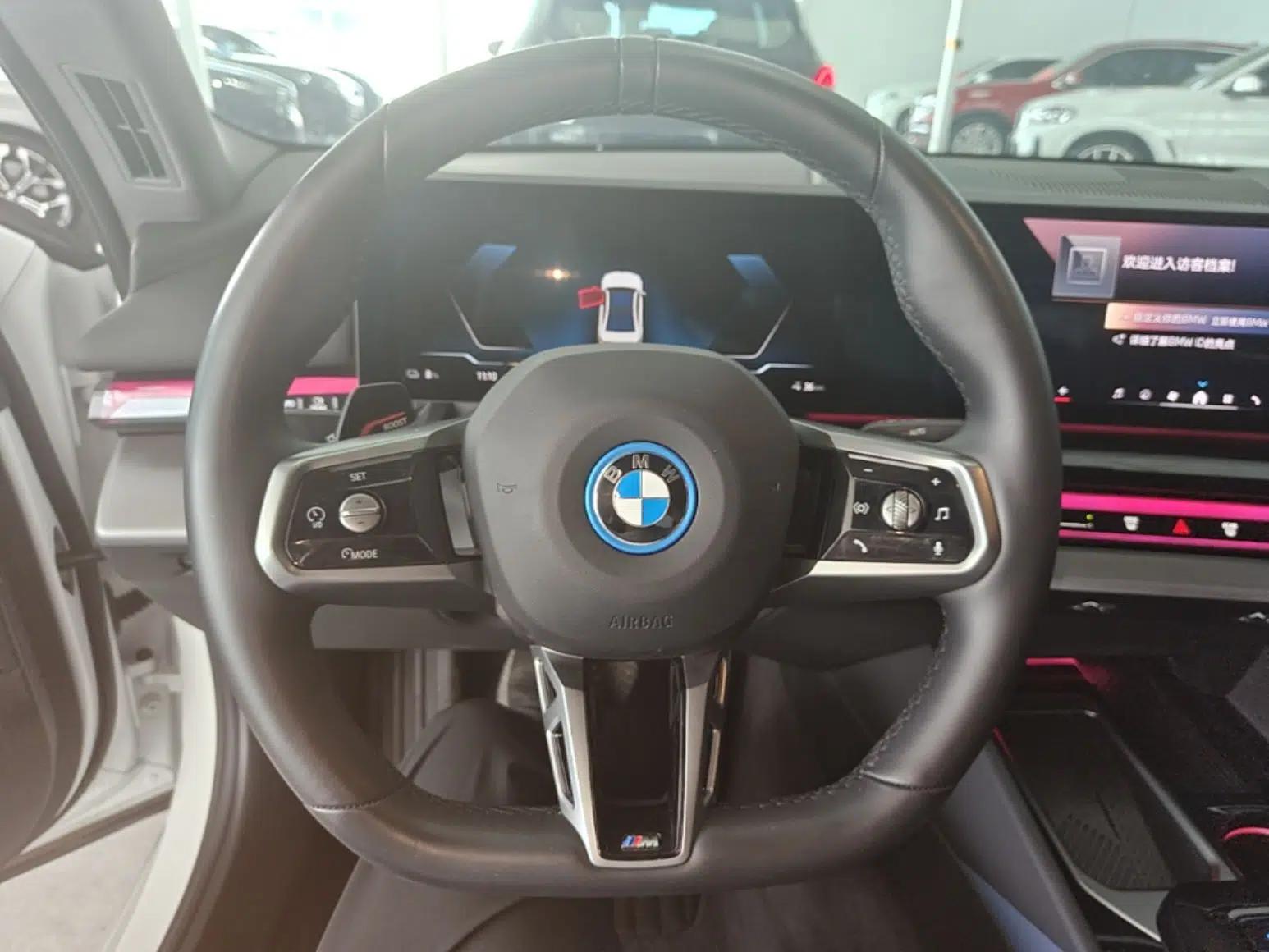 BMW i5 2024 eDrive 35L Luxury Model with M Sport Package — миниатюра 14