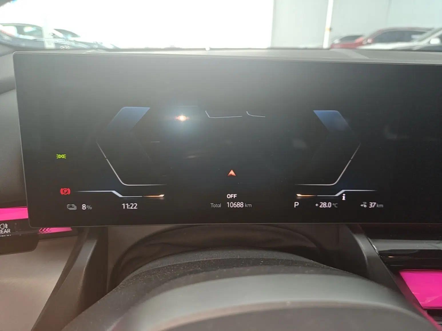 BMW i5 2024 eDrive 35L Luxury Model with M Sport Package — миниатюра 15