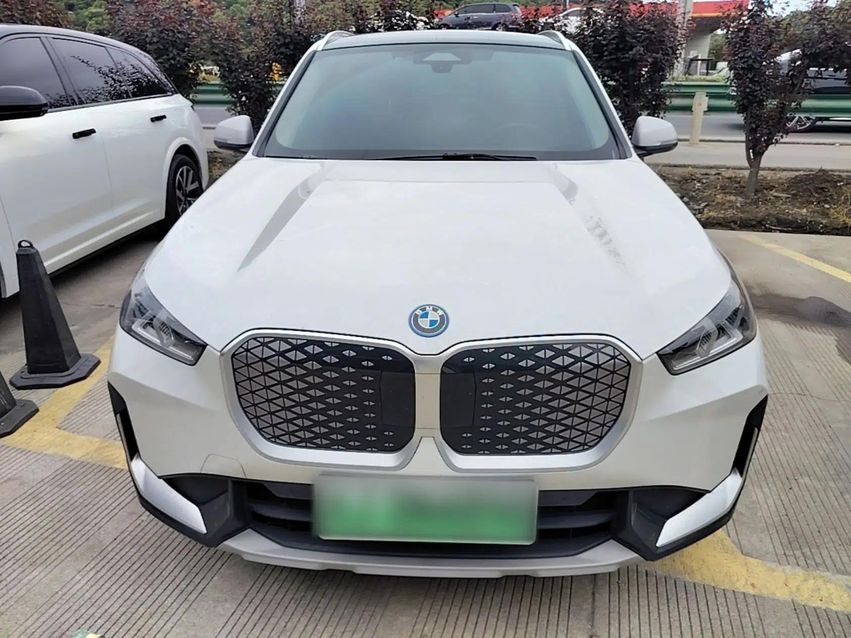 BMW iX1 2023 eDrive25L X Design Package — миниатюра 2