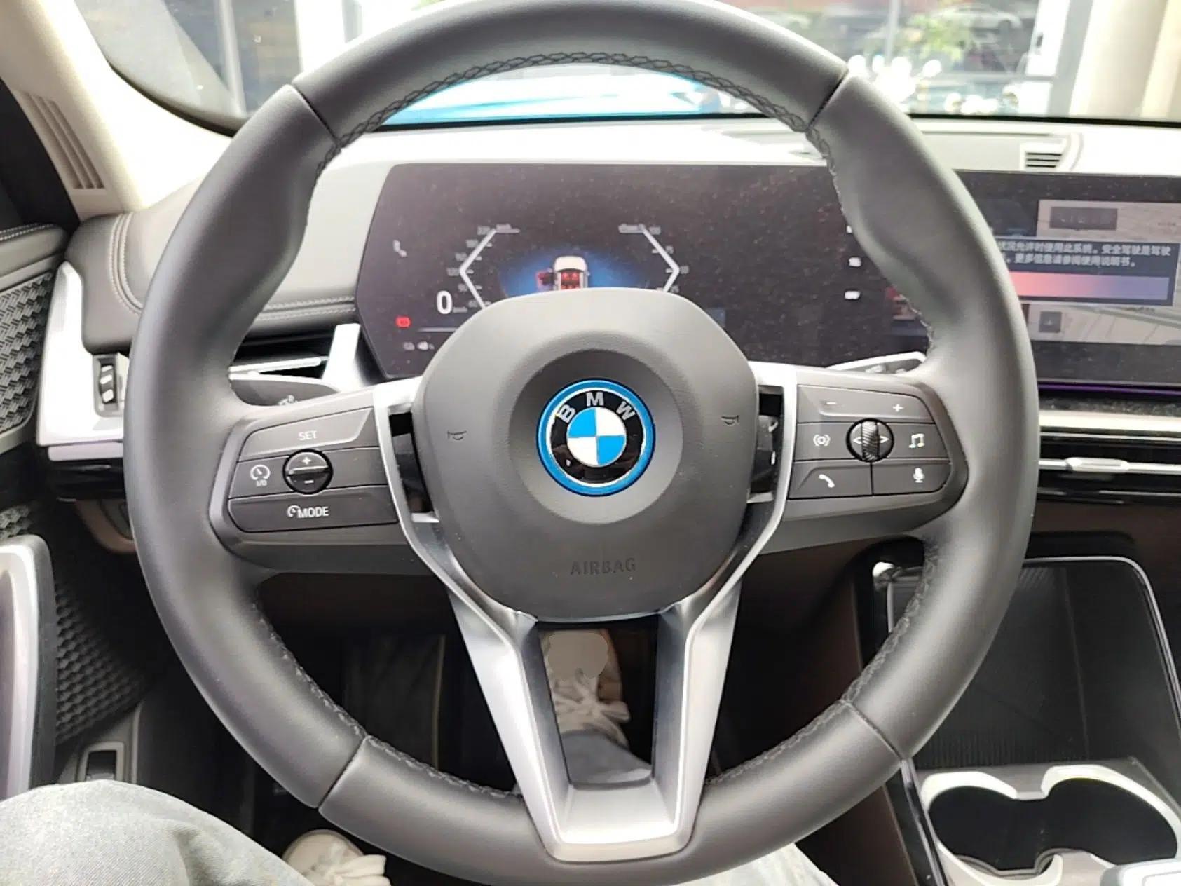 BMW iX1 2023 eDrive25L X Design Package — миниатюра 14